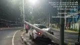 Langkah Darurat Saat Menghadapi Kecelakaan Mobil Menabrak Tiang Listrik